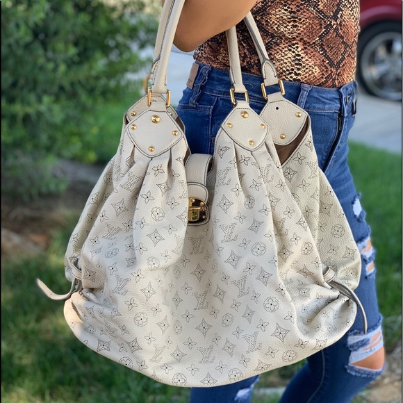 Authentic Louis Vuitton XXL Mahina - Picture 1 of 8
